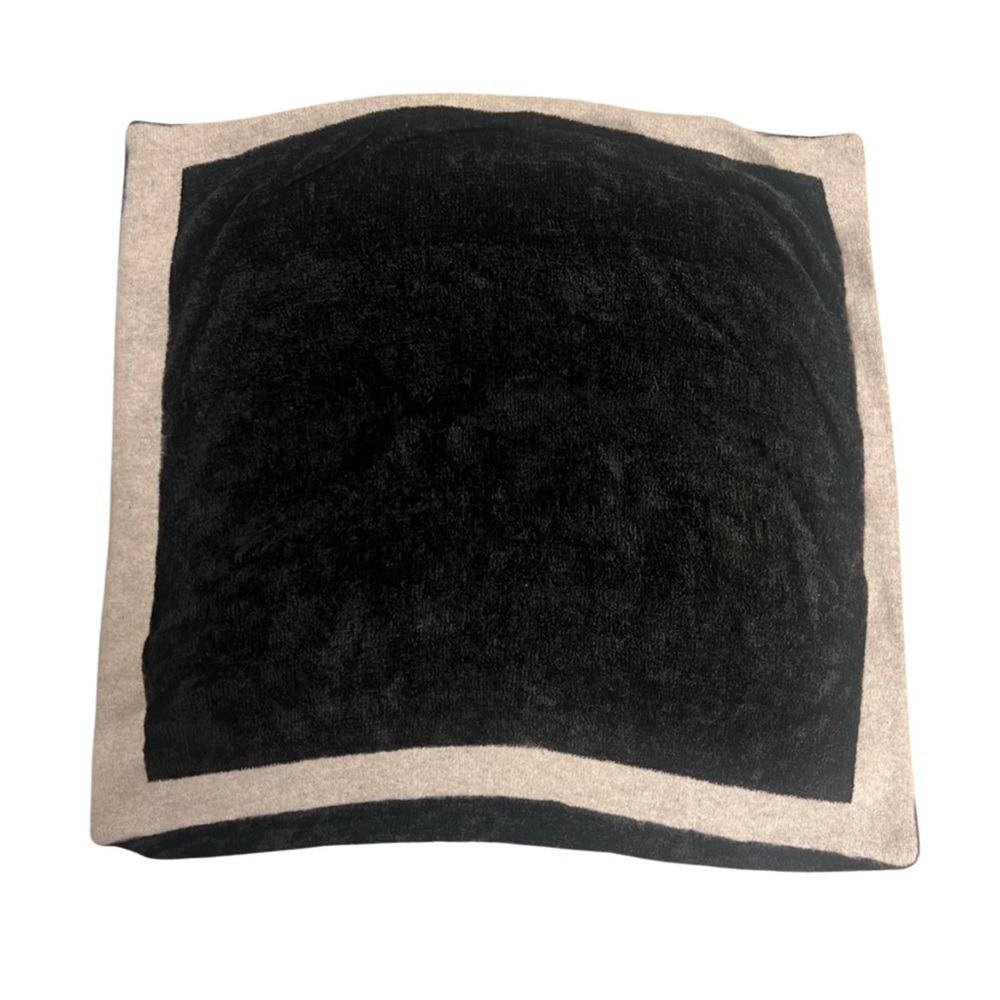 Amber Hagen Cashmere Blanket - Picture 2 of 6